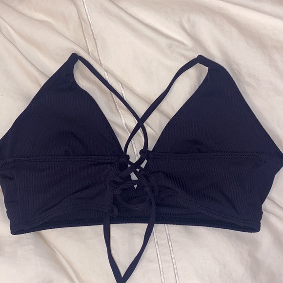 Cute navy bikini tops - Picture 2 of 2